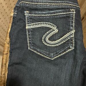 Silver Jeans Co. size W26 dark wash and embroidered pockets. Great condition.